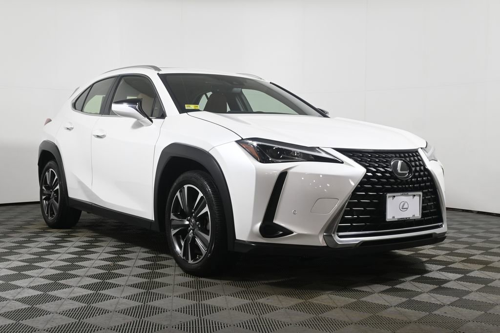 Used 2019 Lexus UX 200 w/ Premium Package FWD image 9