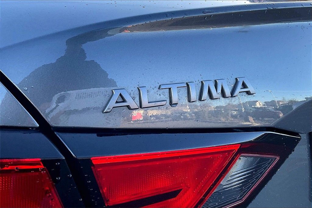 Used 2025 Nissan Altima 2.5 S image 8