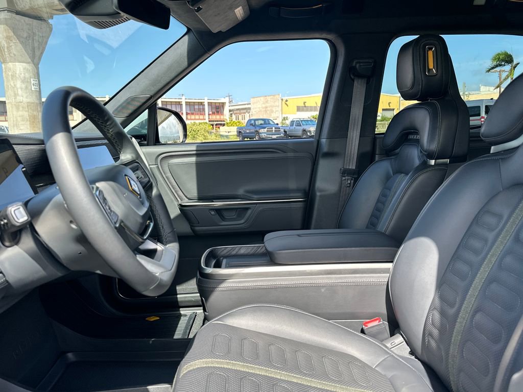 Used 2025 Rivian R1T Adventure image 12
