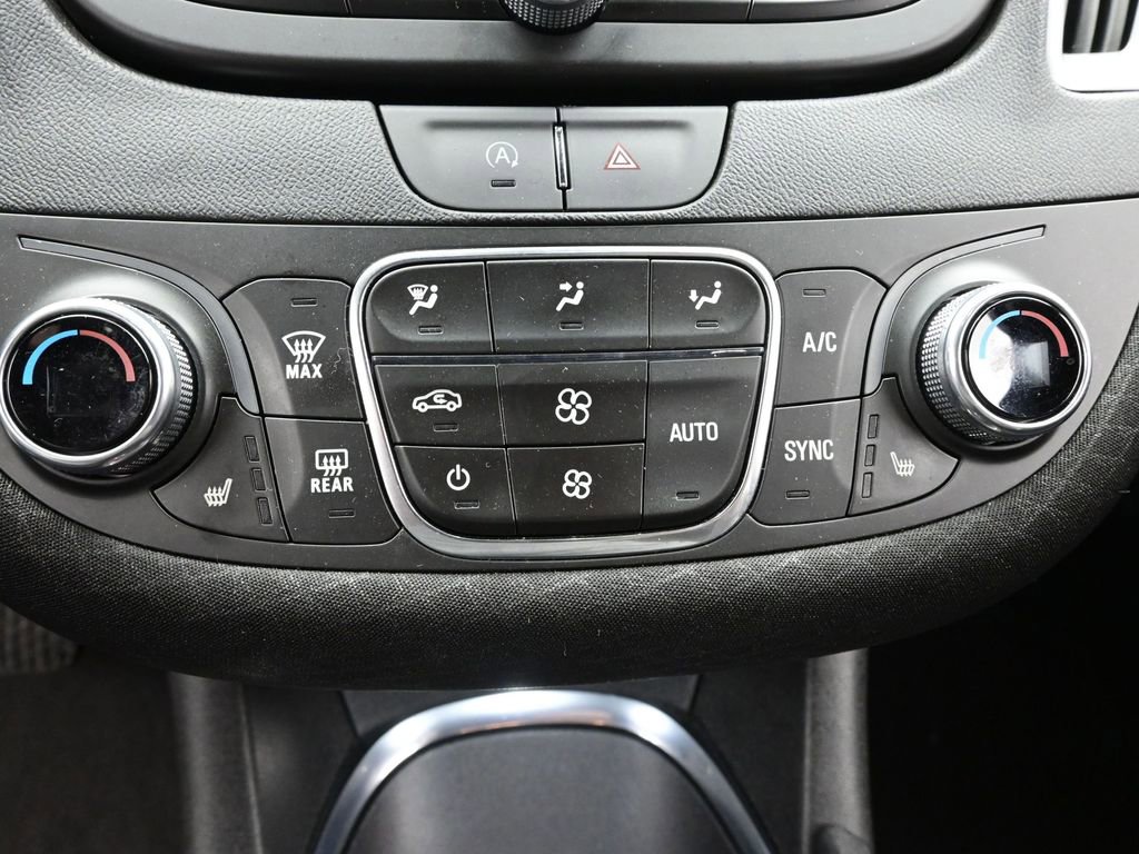 Used 2024 Chevrolet Malibu LT image 15