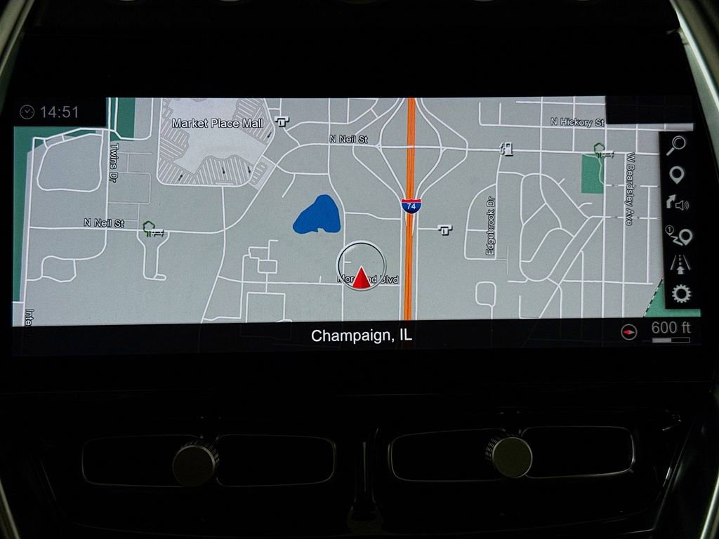 Used 2021 Aston Martin DBX image 13