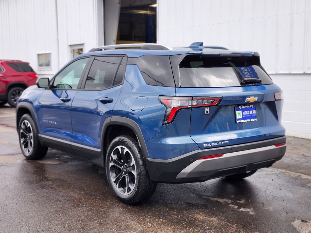 Used 2025 Chevrolet Equinox LT w/ Safety and Technology Package image 3