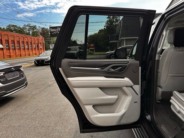 Used 2023 GMC Yukon Denali AWD/4WD image 16