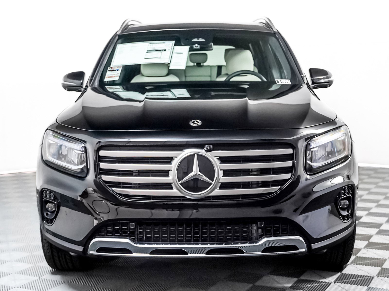 New 2025 Mercedes-Benz GLB 250 image 9