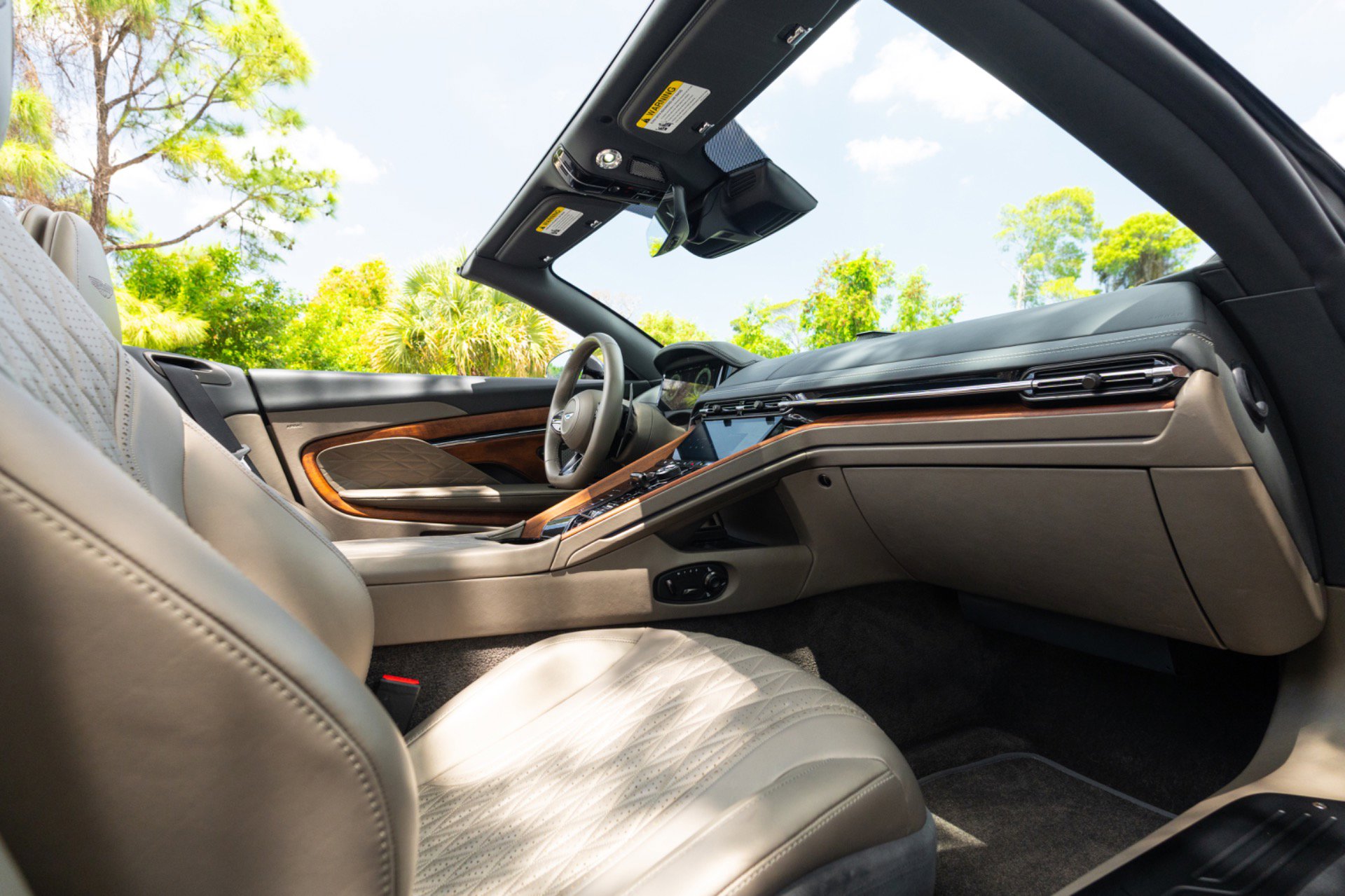 Used 2024 Aston Martin DB12 Convertible RWD image 74