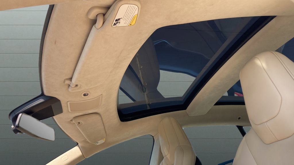 Used 2015 Tesla Model S 85D image 18