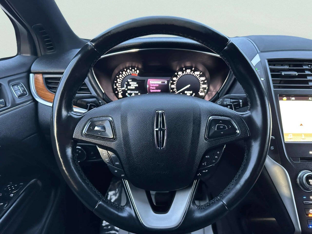 Used 2017 Lincoln MKC Reserve w/ Lincoln MKC Climate Package image 24