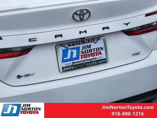 Used 2025 Toyota Camry SE FWD image 11
