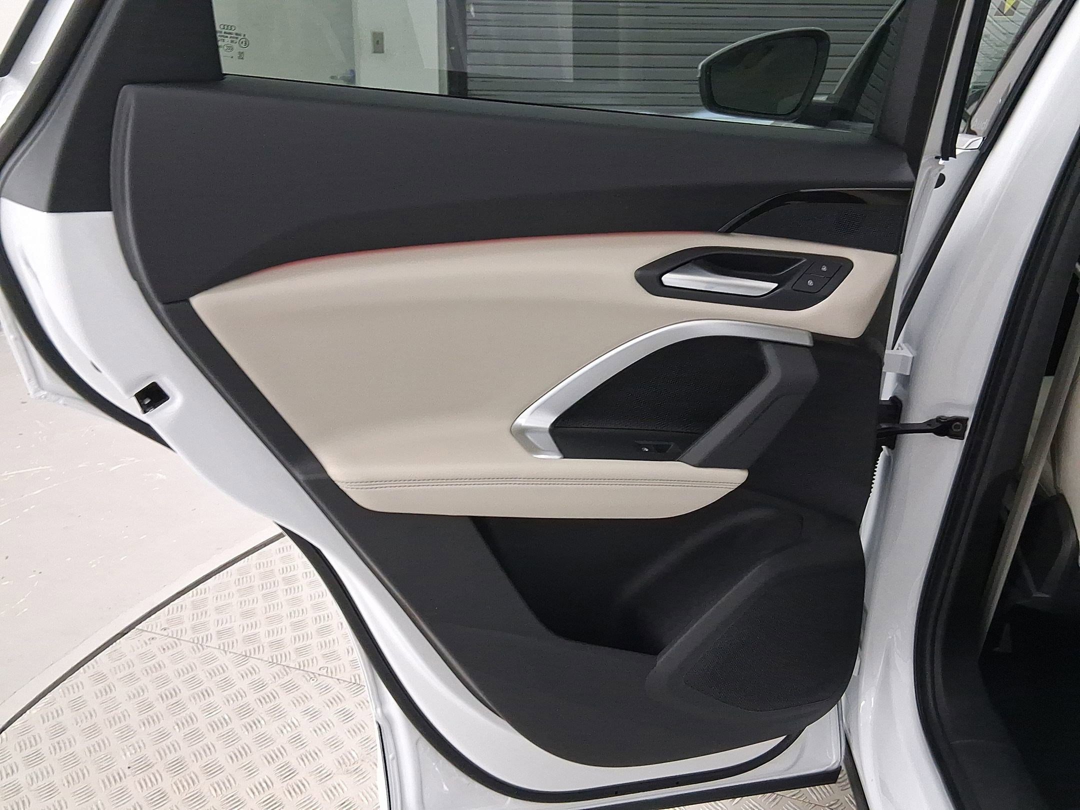 Certified 2025 Audi Q5 Premium w/ Convenience Package image 25