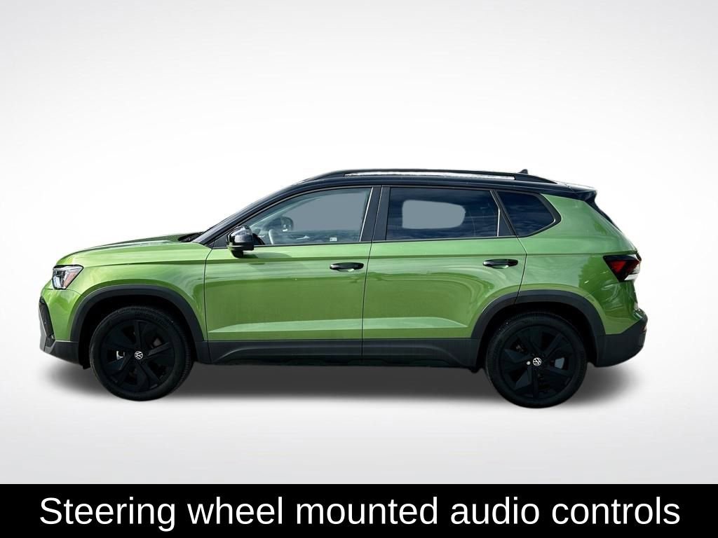 Certified 2025 Volkswagen Taos SE image 8