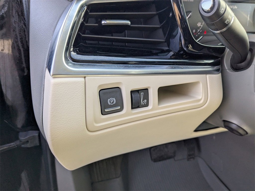 Certified 2024 Cadillac XT6 Premium Luxury w/ LPO, Floor Liner Package image 21