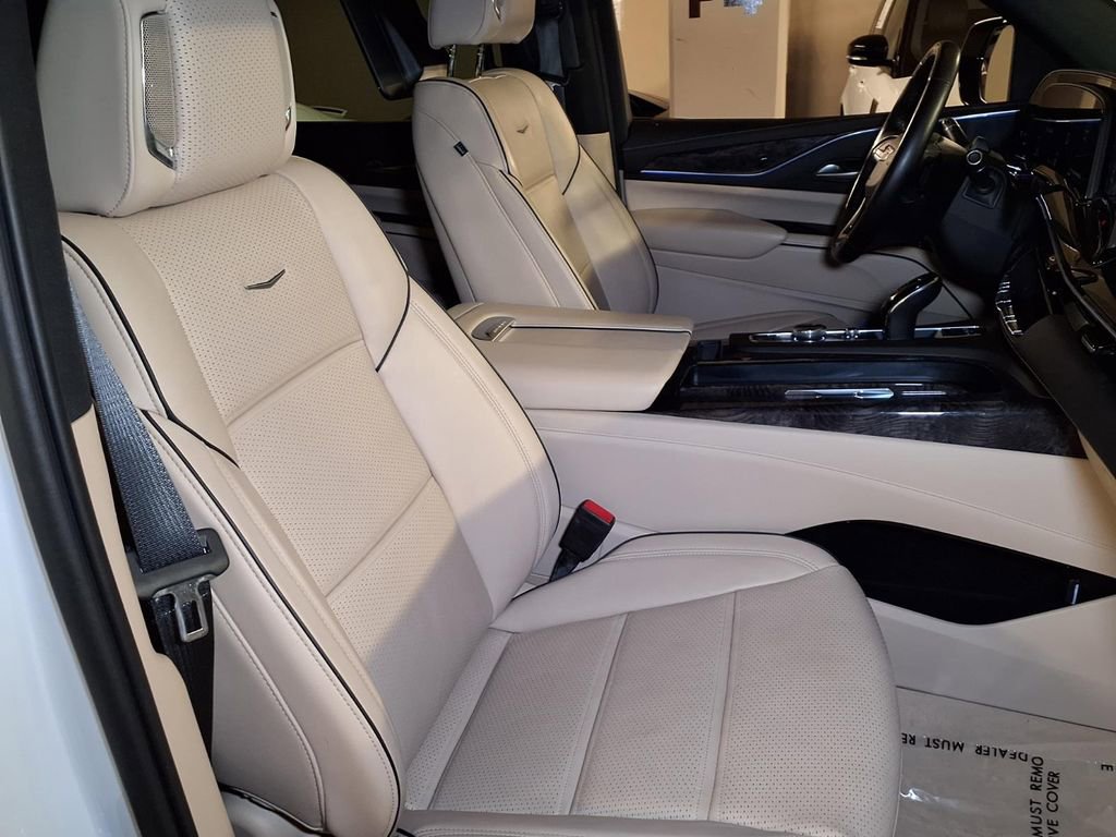Used 2023 Cadillac Escalade Premium Luxury w/ LPO, Radiant Package AWD/4WD image 24