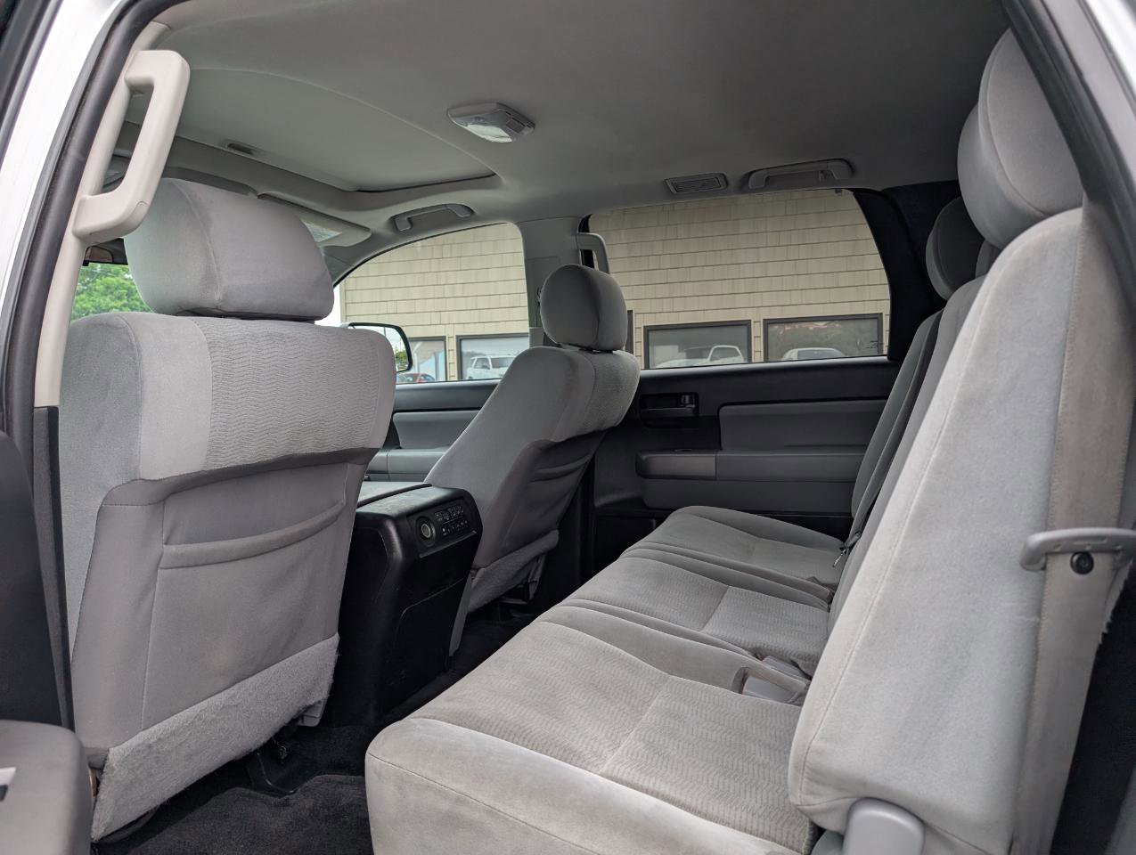 Used 2015 Toyota Sequoia SR5 AWD/4WD image 18