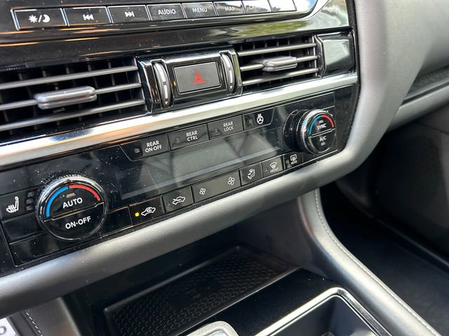 Certified 2023 Nissan Pathfinder SL w/ Black Appearance Package image 17