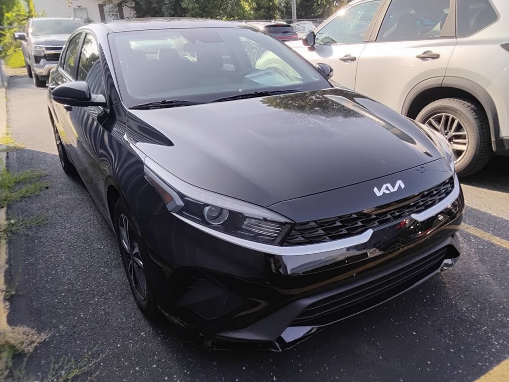 Used 2023 Kia Forte LXS w/ LXS Technology Package FWD image 12