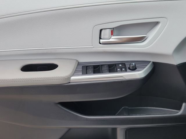 New 2026 Toyota Sienna XLE FWD image 17