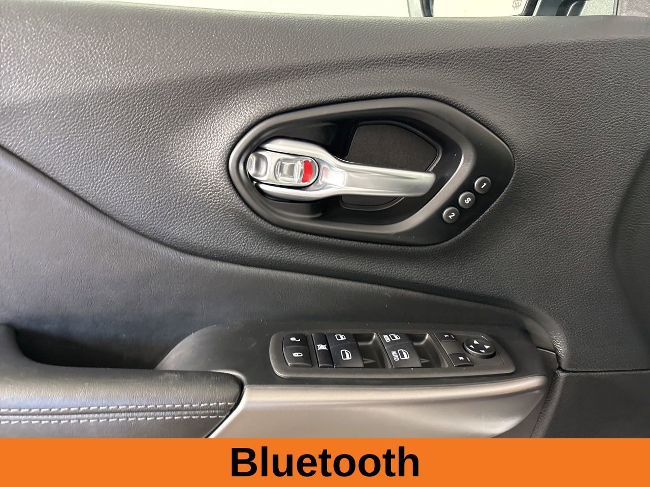 Used 2021 Jeep Cherokee Limited image 9