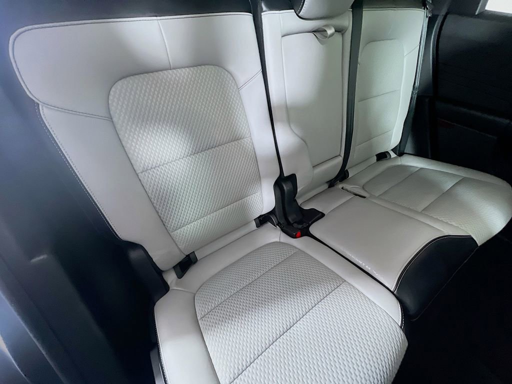 Used 2023 Ford Escape SE image 27