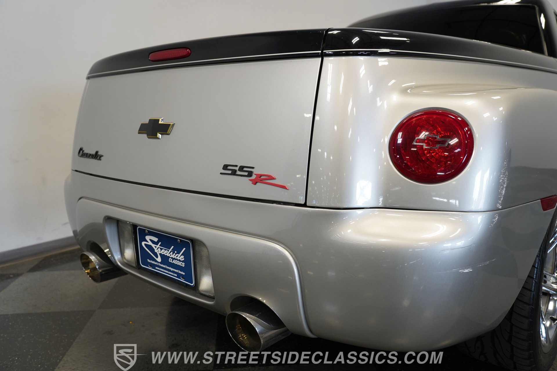 Used 2006 Chevrolet SSR w/ Preferred Equipment Group RWD image 31