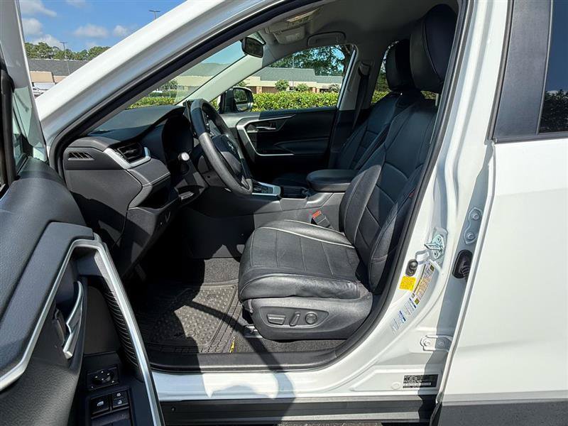 Used 2021 Toyota RAV4 XLE AWD/4WD image 10