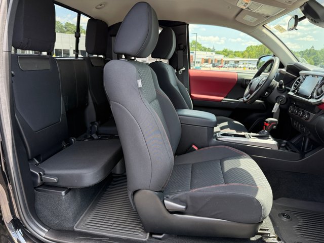 Certified 2022 Toyota Tacoma SR5 w/ SR5 Appearance Package (SM) AWD/4WD image 14
