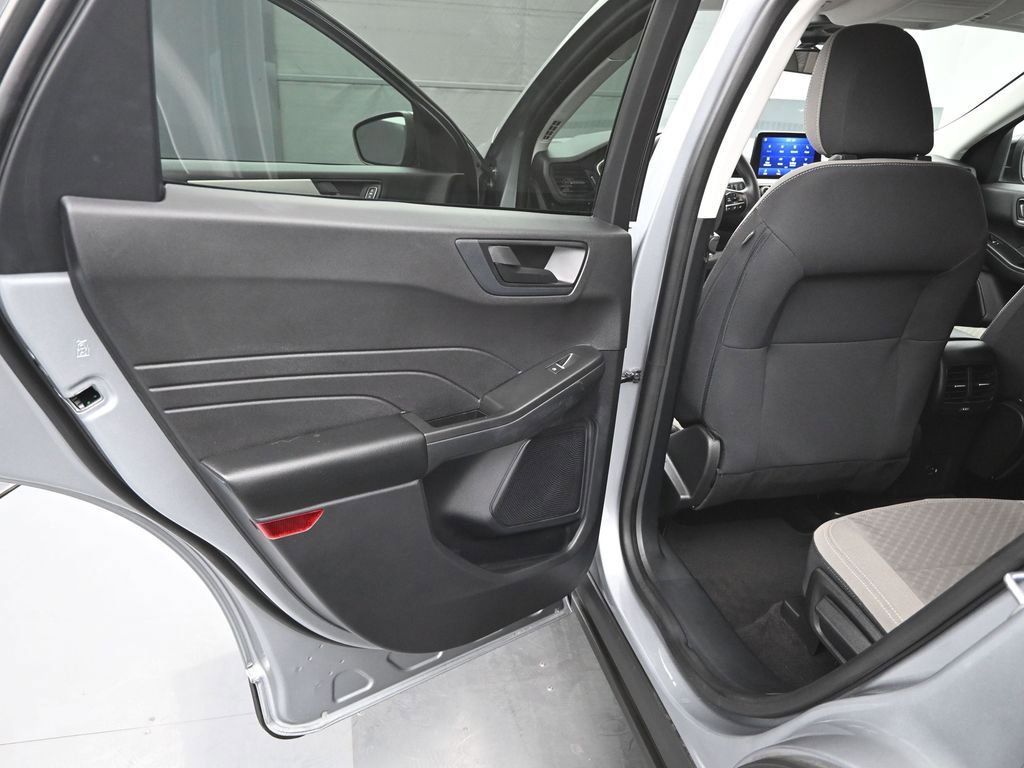 Certified 2022 Ford Escape SE w/ SE Sport Appearance Package image 10