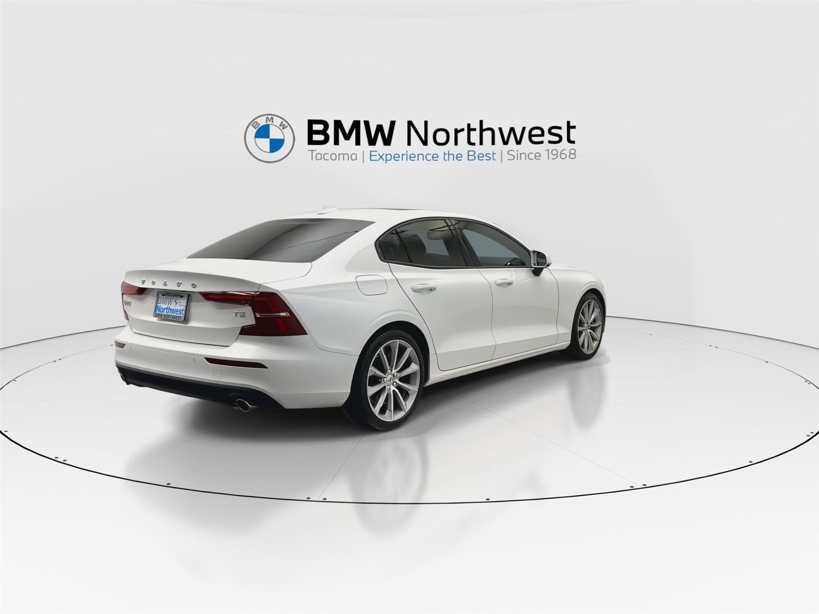 Used 2020 Volvo S60 T5 Momentum FWD image 3