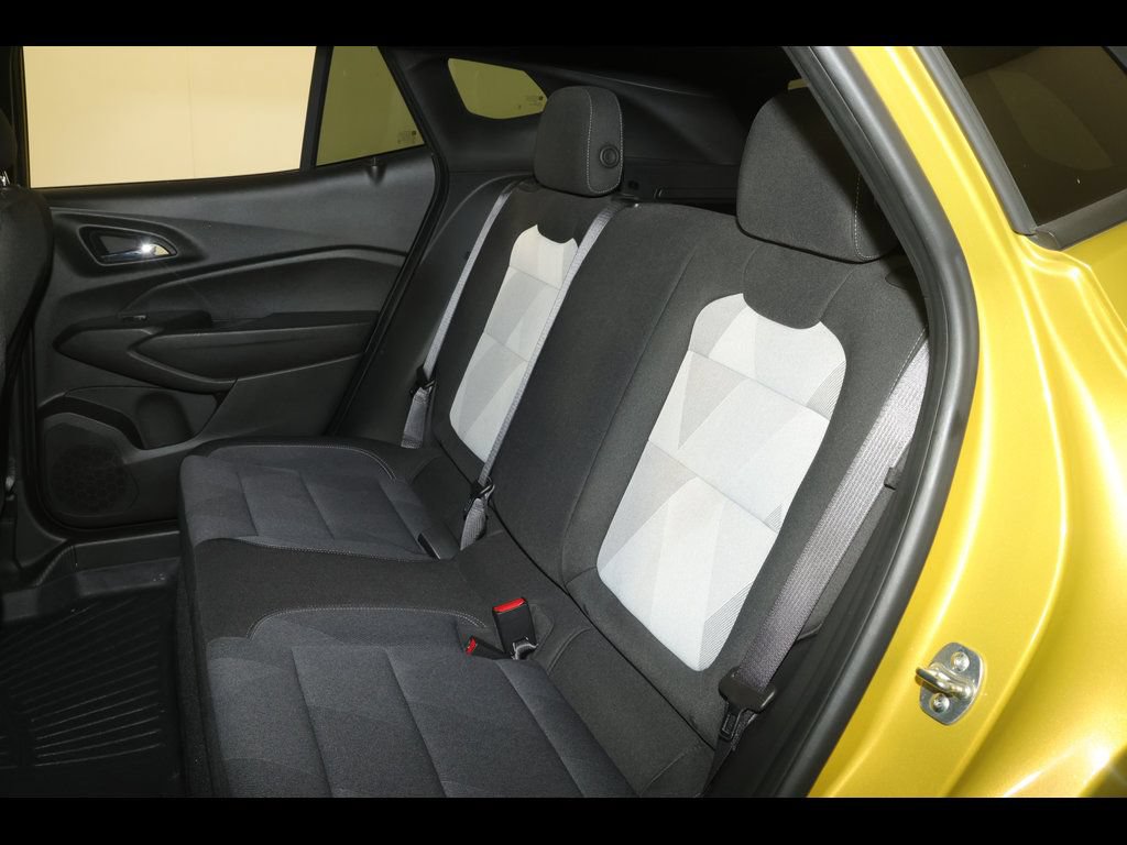 Used 2024 Chevrolet Trax RS FWD image 25