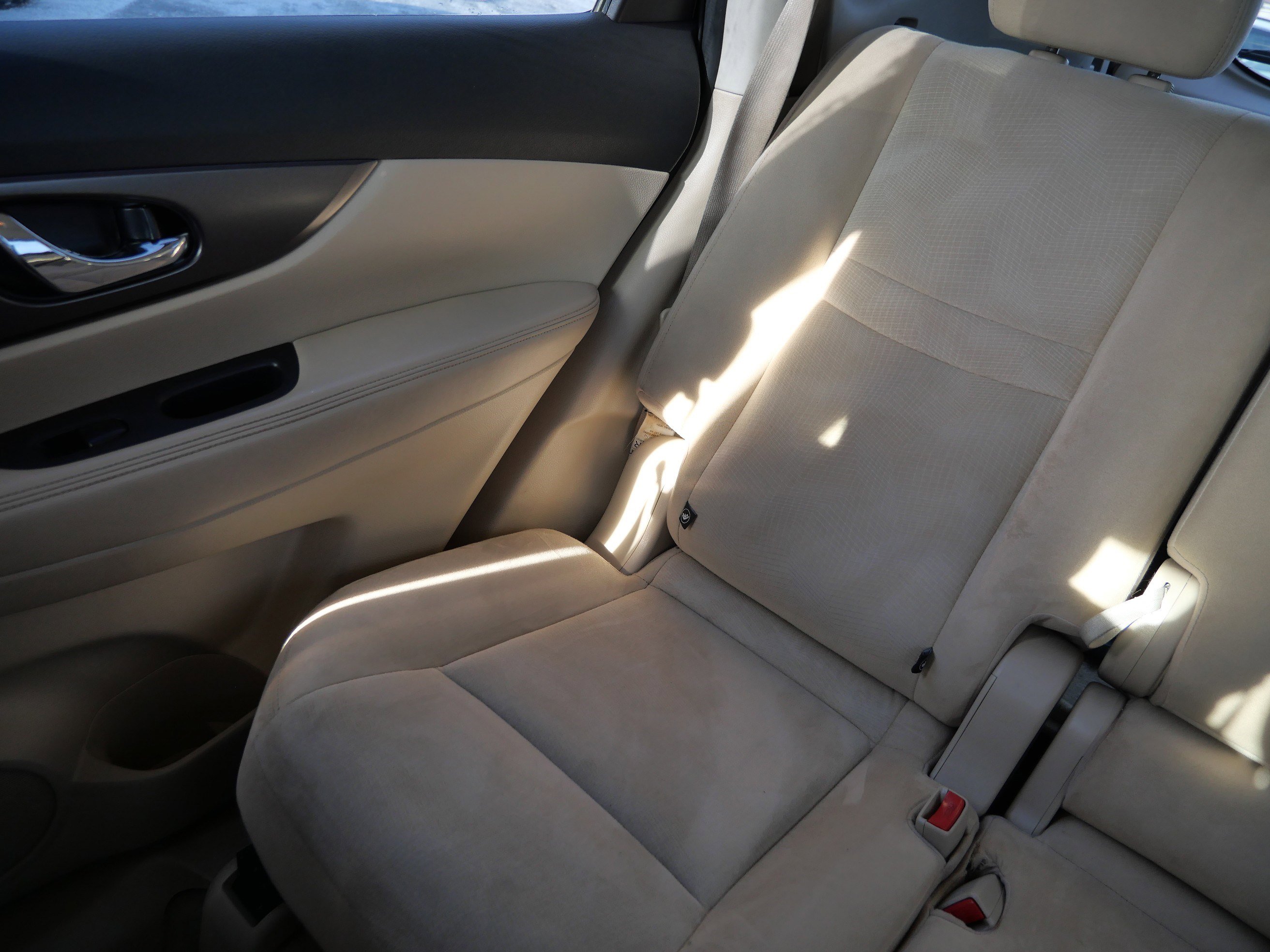 Used 2015 Nissan Rogue S image 12