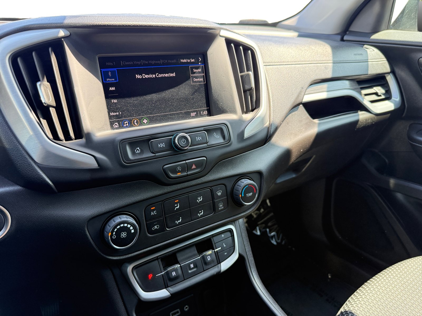 Used 2024 GMC Terrain SLE FWD image 12