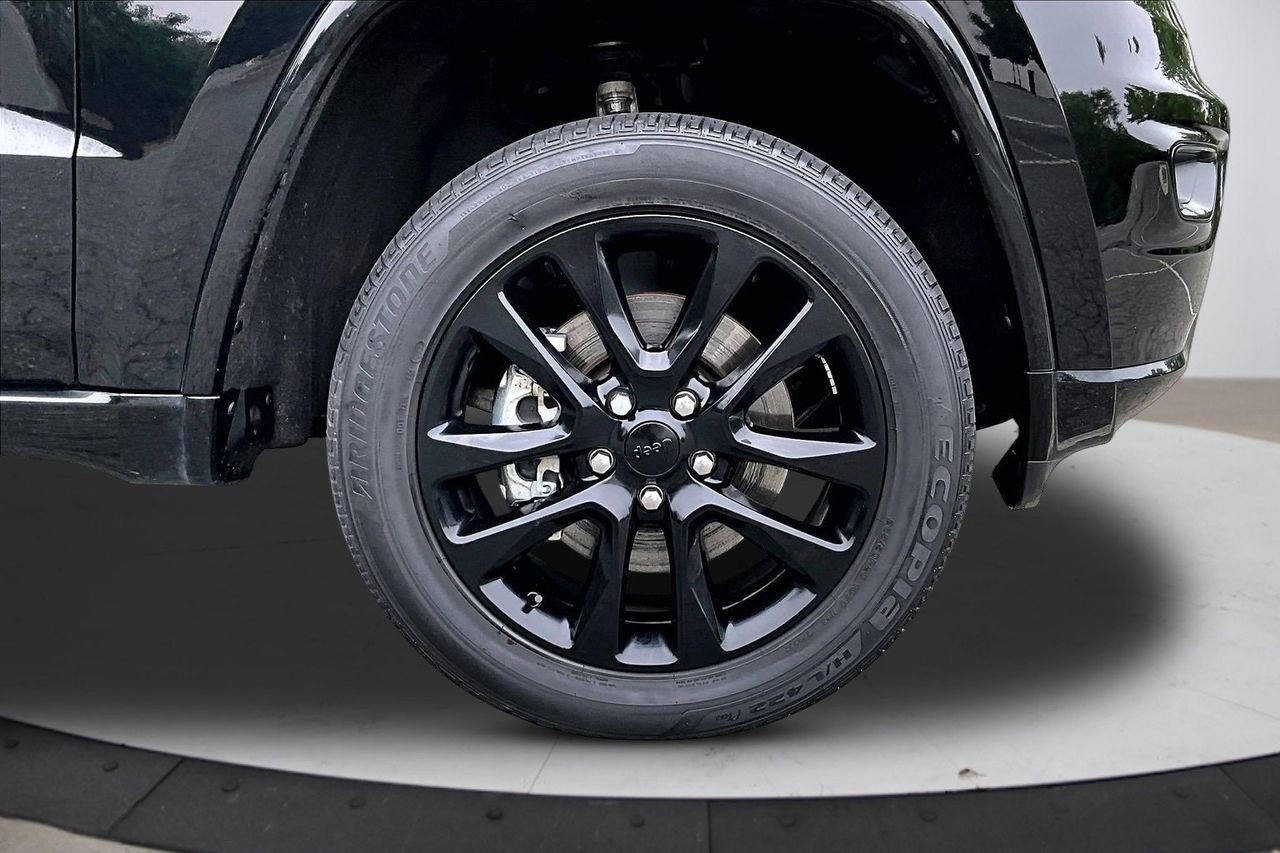 Used 2022 Jeep Grand Cherokee Laredo X AWD/4WD image 33