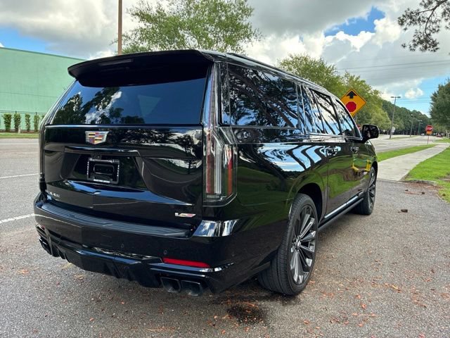 Used 2025 Cadillac Escalade ESV V AWD/4WD image 3