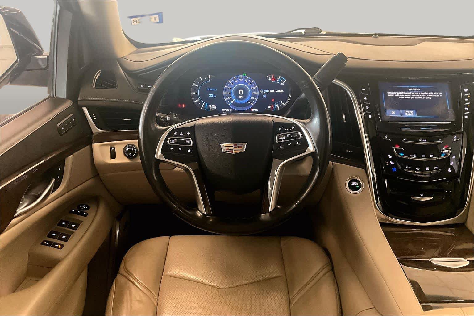 Used 2019 Cadillac Escalade Luxury AWD/4WD image 15