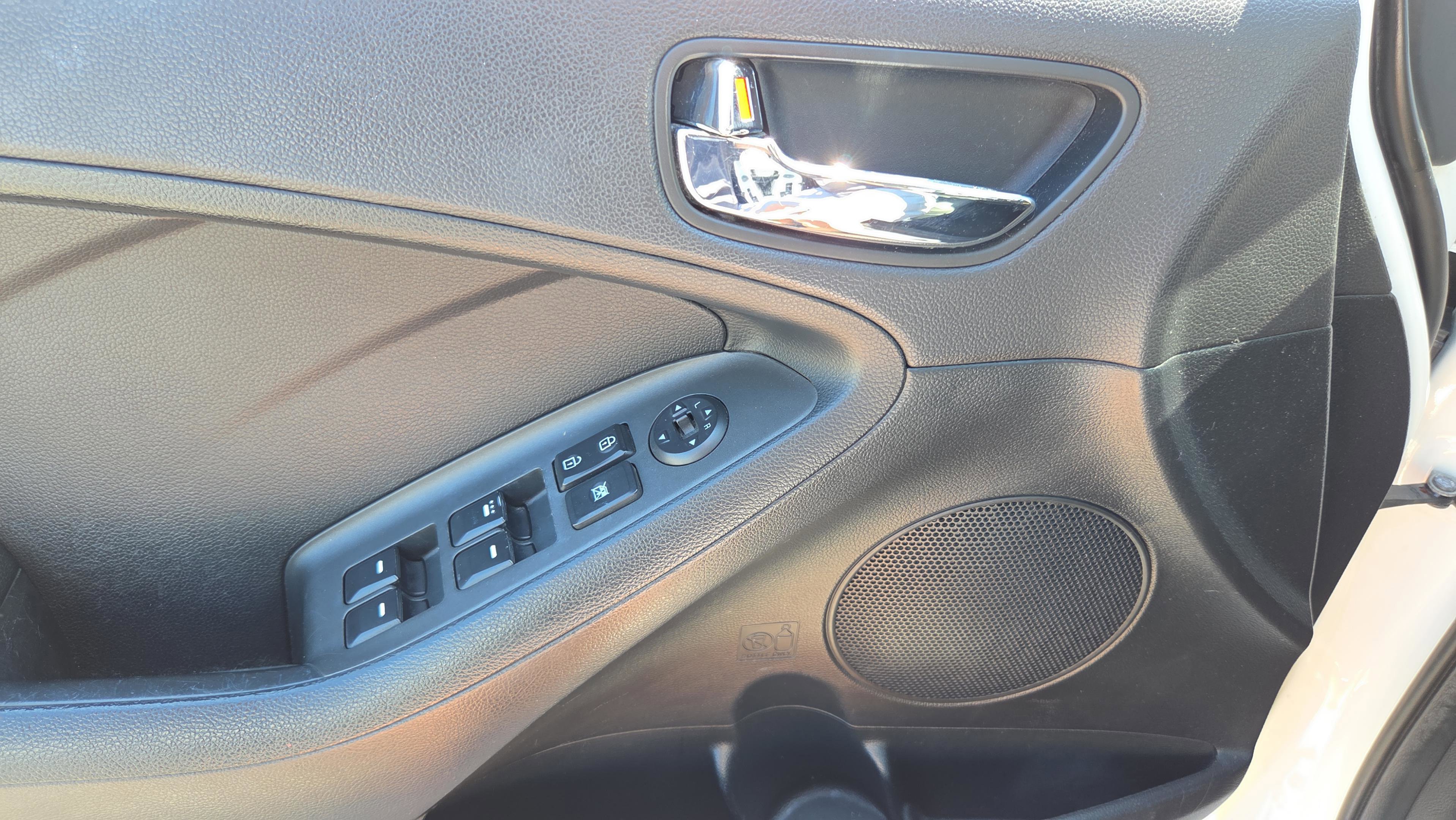 Used 2016 Kia Forte LX image 29