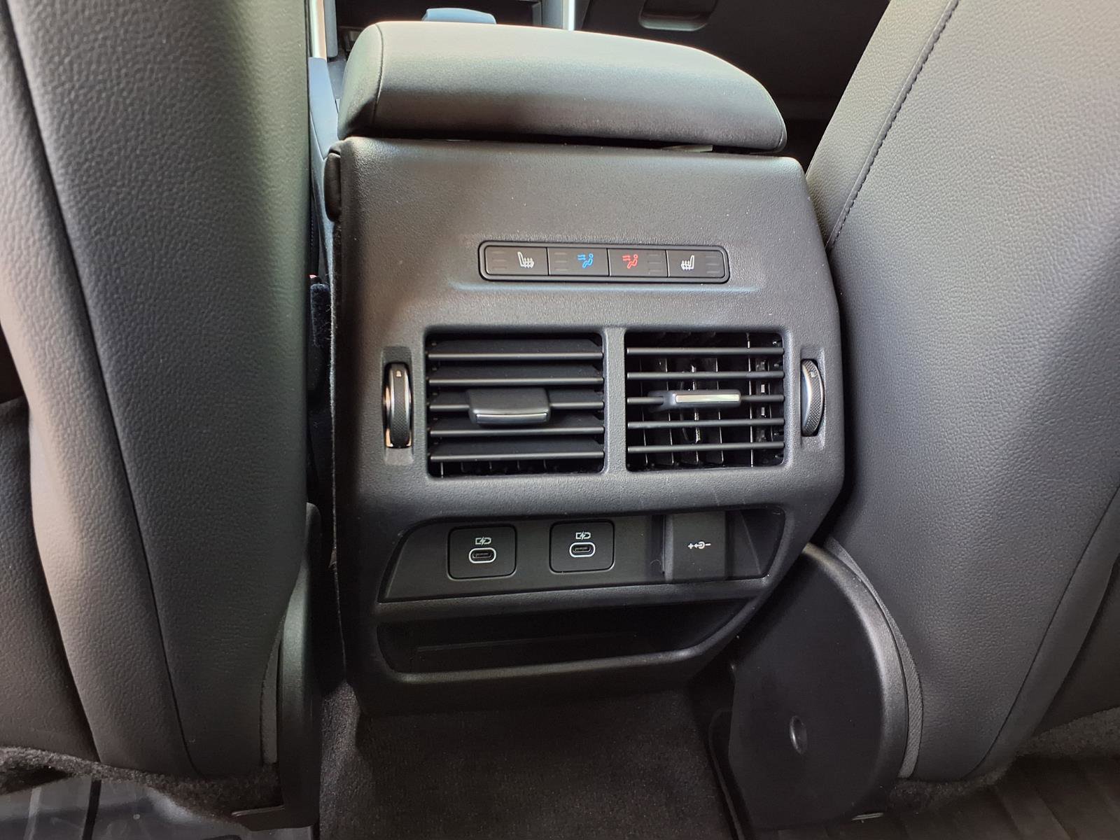 Used 2024 Land Rover Discovery Sport S image 24