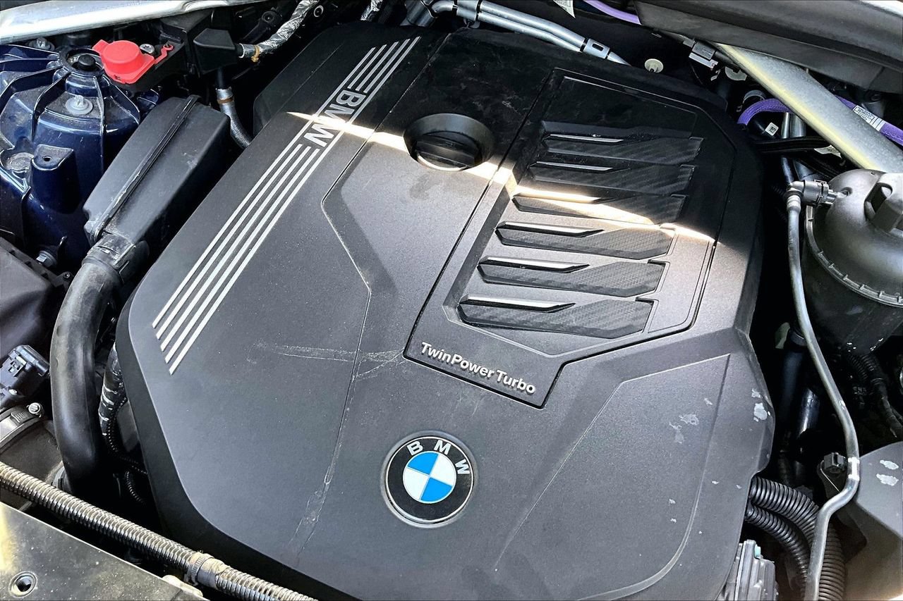 Used 2022 BMW X5 sDrive40i w/ M Sport Package RWD image 32