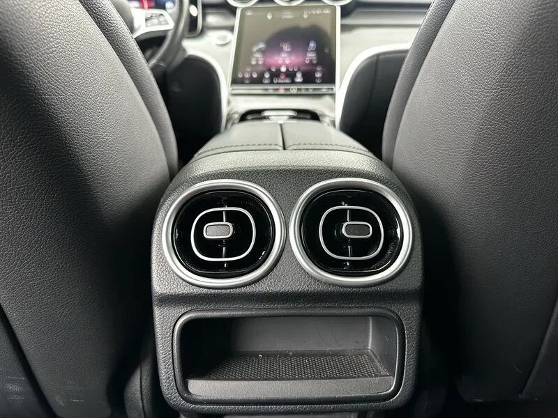 Used 2022 Mercedes-Benz C 300 Sedan image 21
