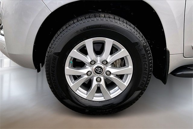 Used 2021 Toyota Land Cruiser image 28