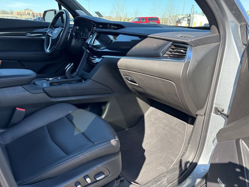 Used 2024 Cadillac XT6 Sport image 14