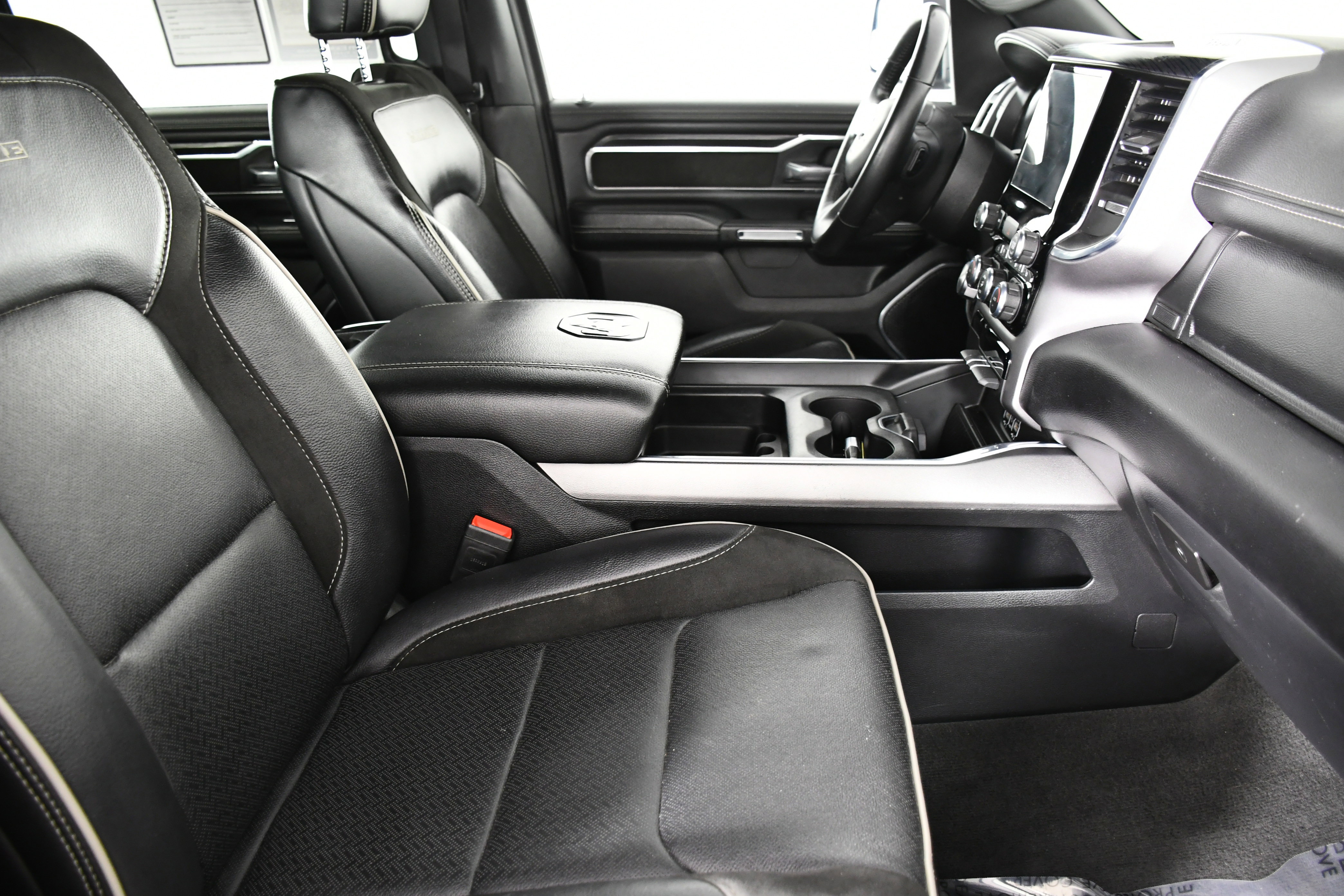 Used 2024 RAM 1500 Laramie image 44