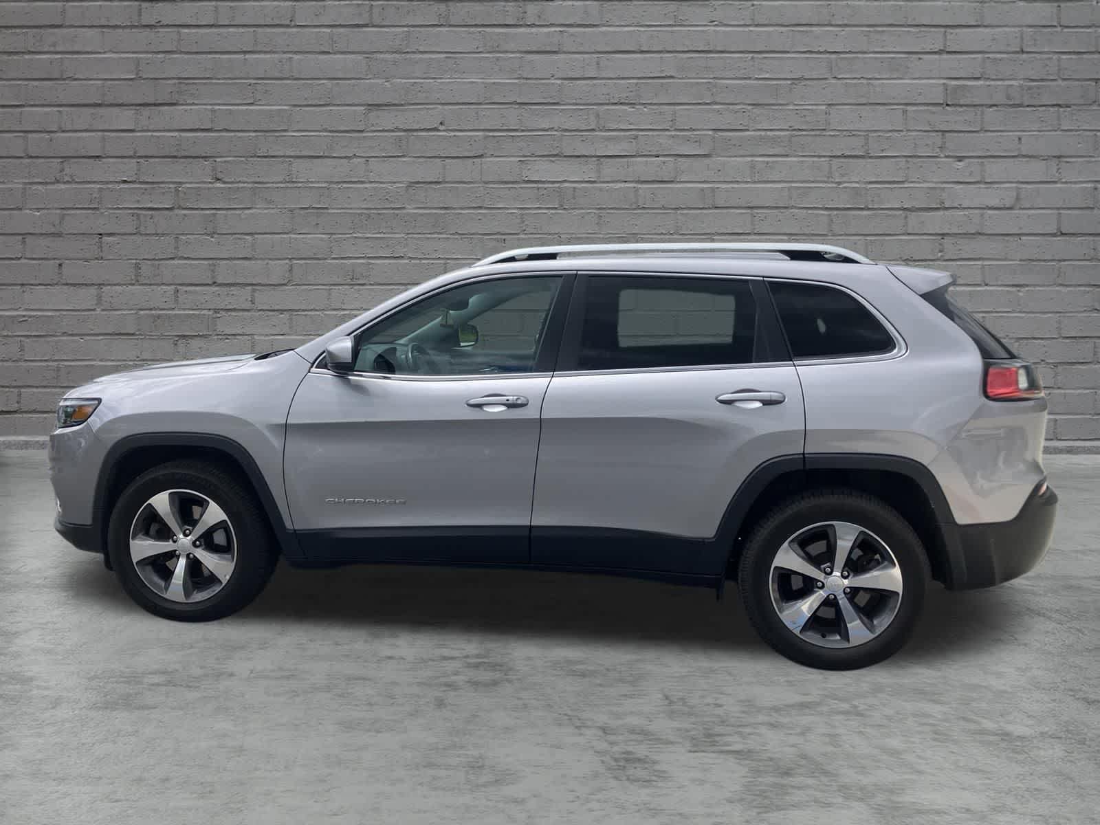 Used 2019 Jeep Cherokee Limited AWD/4WD image 13