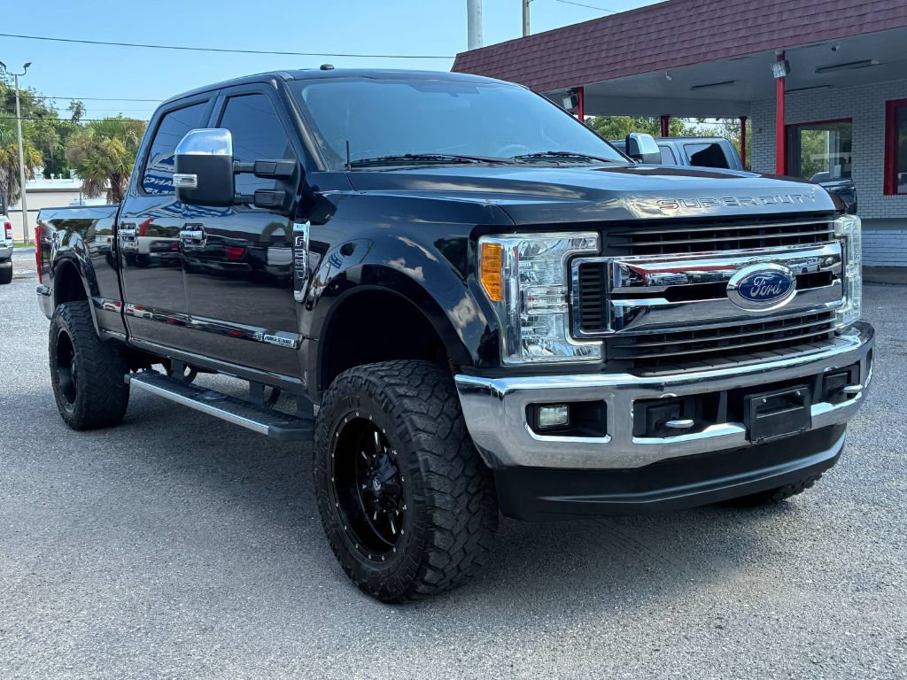 Used 2017 Ford F250 XLT w/ XLT Premium Package AWD/4WD image 8