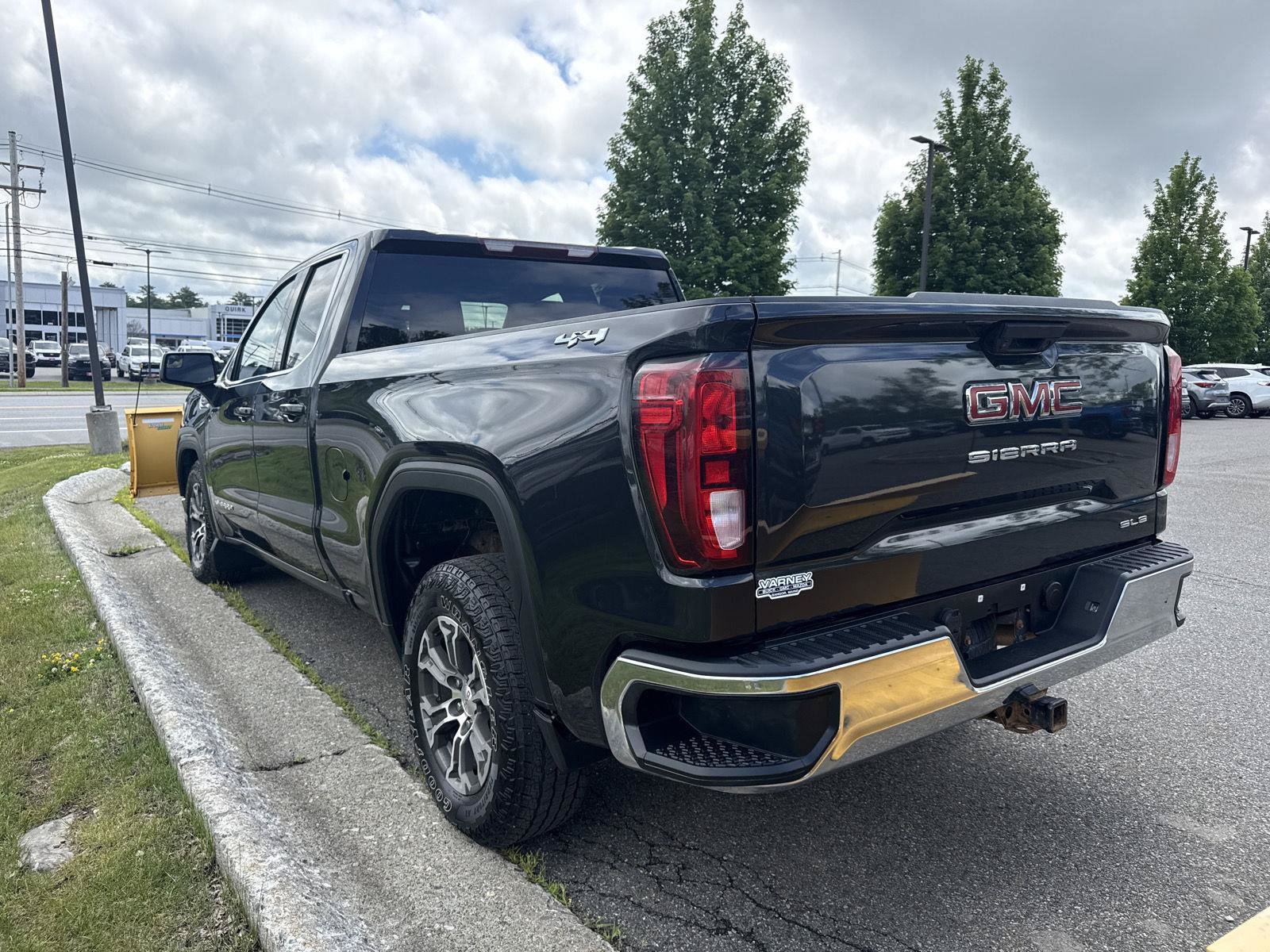 Used 2020 GMC Sierra 1500 SLE w/ Remote Start Package AWD/4WD image 5