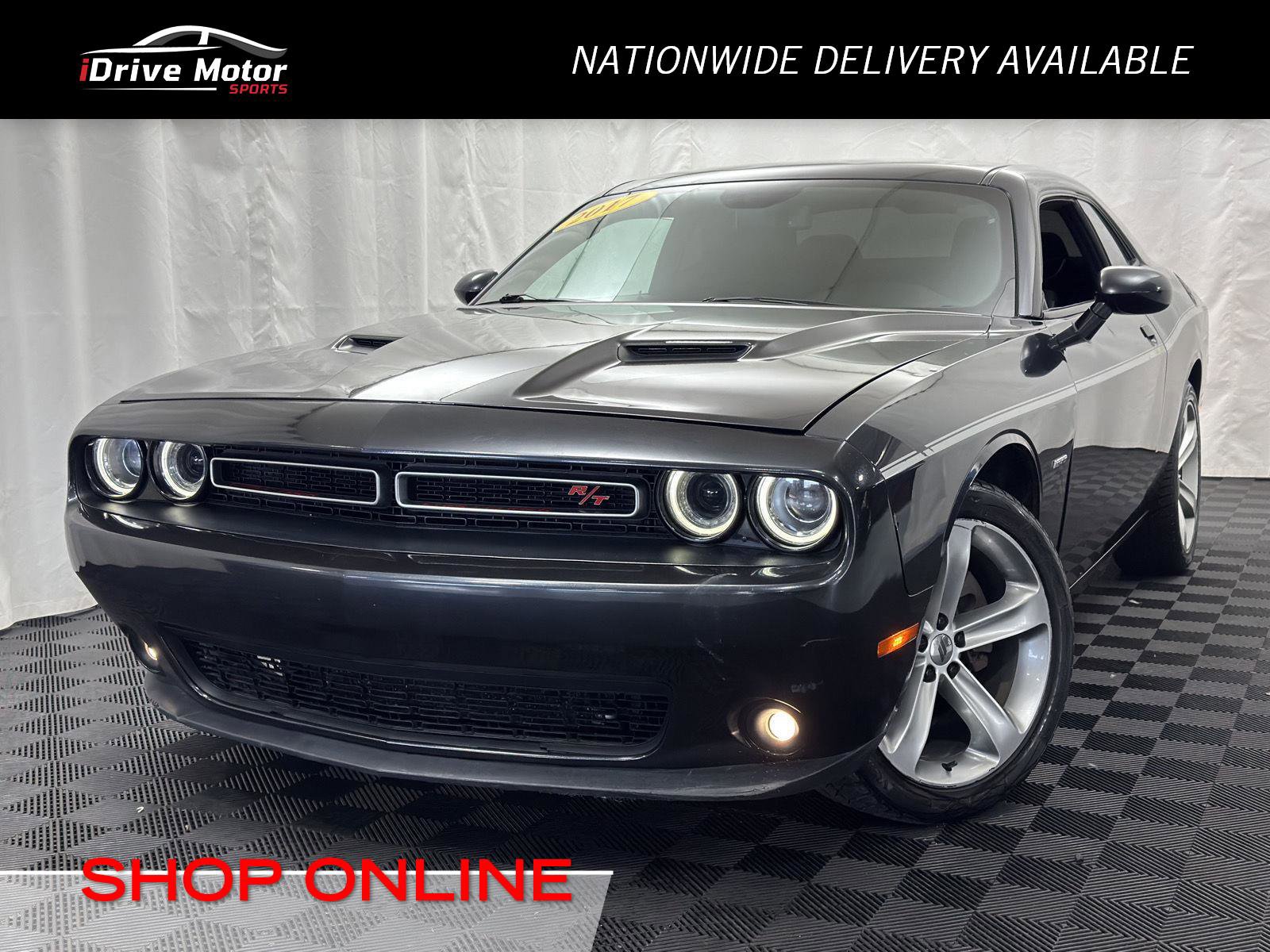 Used 2017 Dodge Challenger R/T image 1