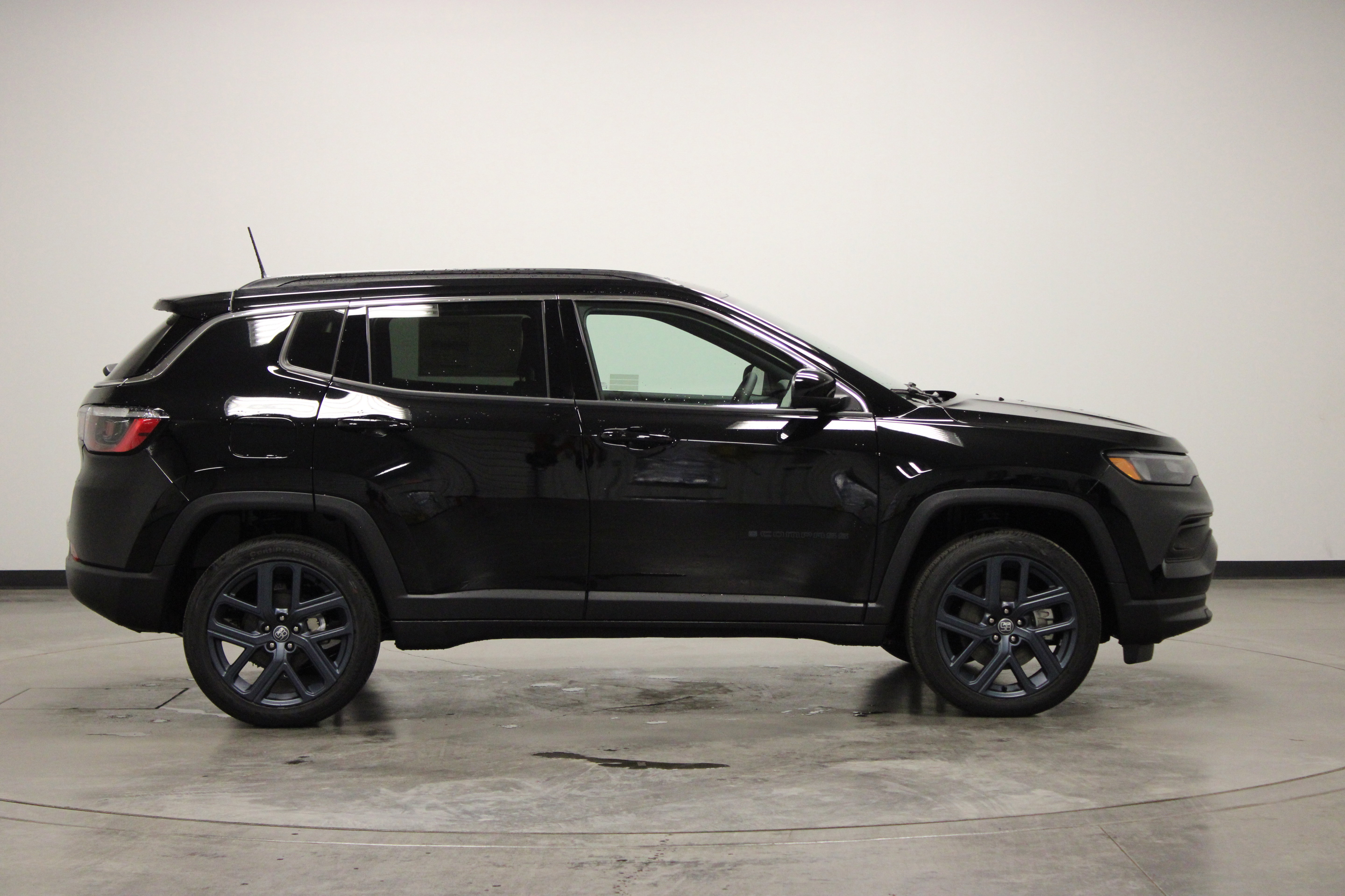 New 2026 Jeep Compass Latitude AWD/4WD image 9
