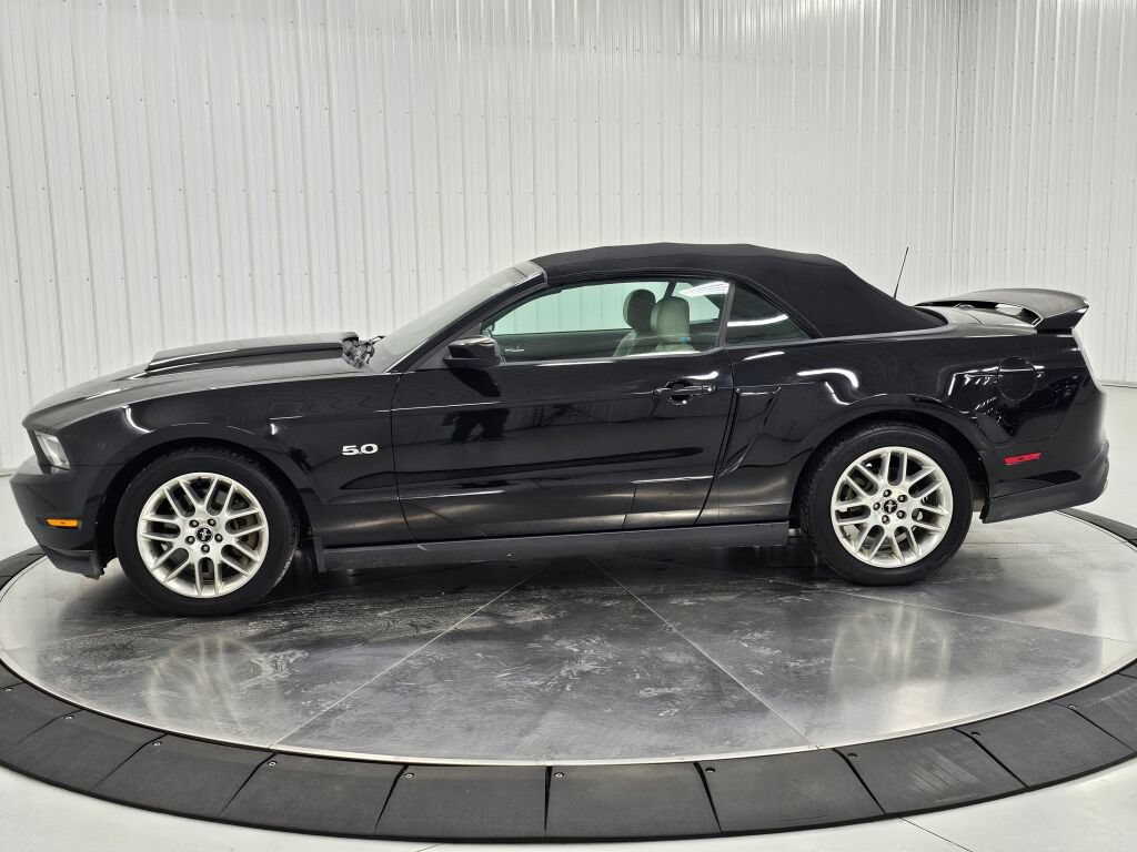 Used 2012 Ford Mustang GT Premium RWD image 2