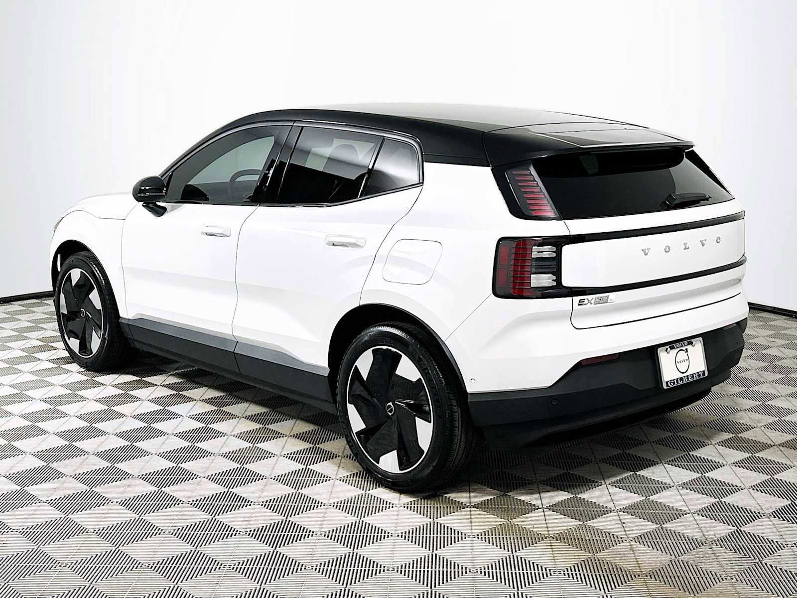 Used 2025 Volvo EX30 Ultra w/ Protection Package Premier image 5