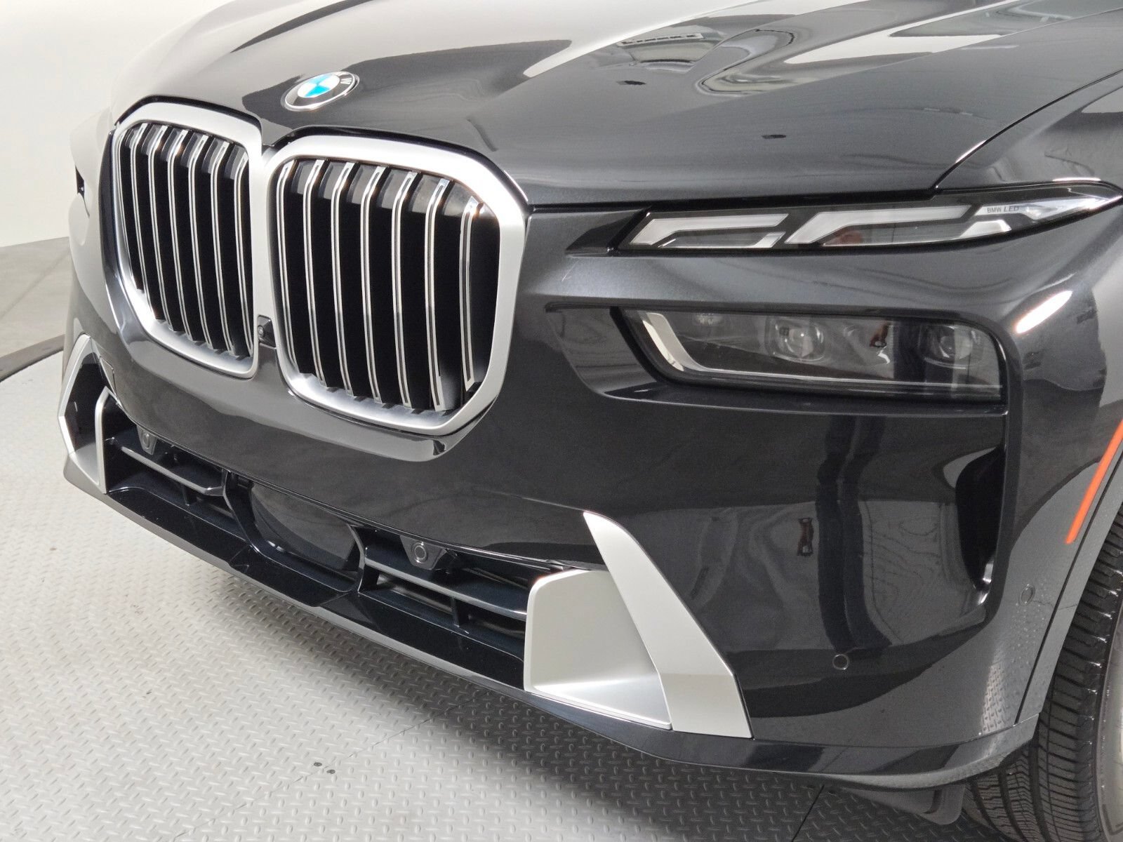Used 2023 BMW X7 xDrive40i AWD/4WD image 8