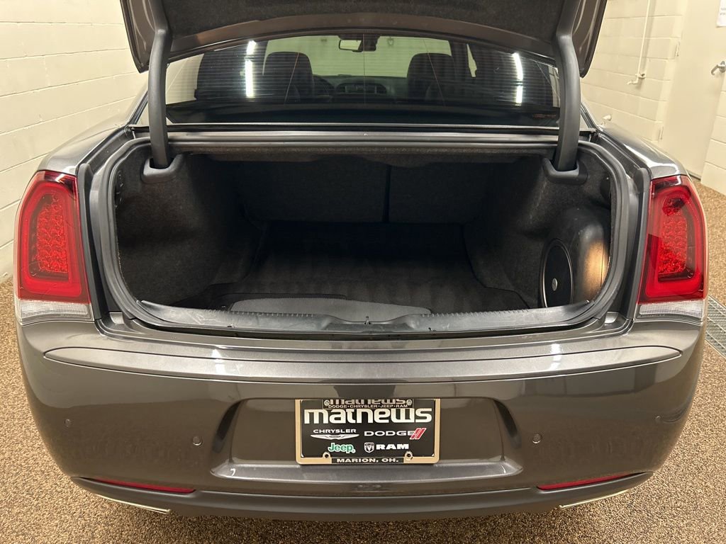 Used 2022 Chrysler 300 S w/ Comfort Group image 11