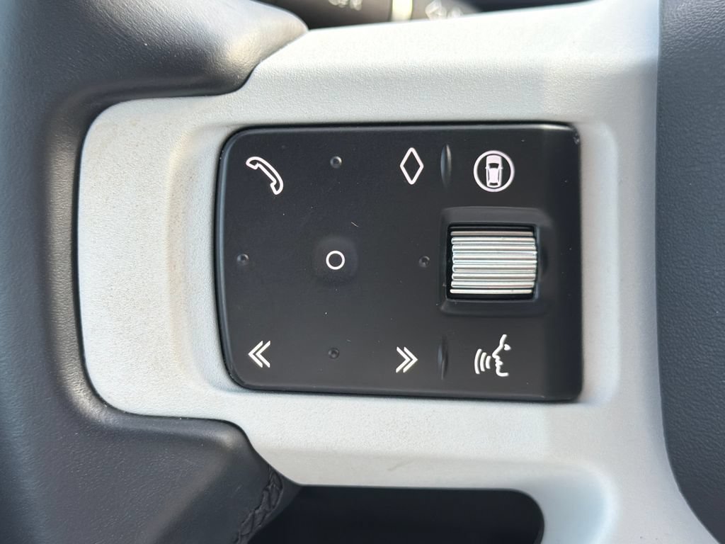 Used 2025 Land Rover Defender 130 X-Dynamic SE AWD/4WD image 22